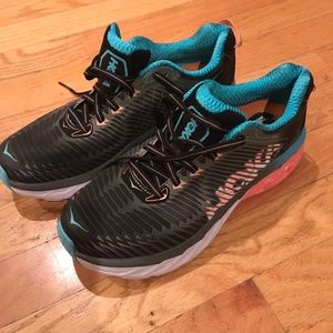 BRAND NEW HOKA ONE SNEAKERS!!